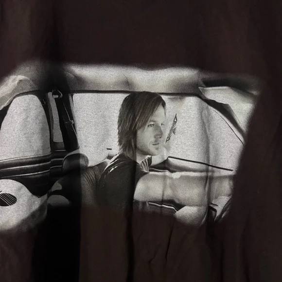 Keith Urban Brown Graphic T-Shirt - Picture 2 of 5